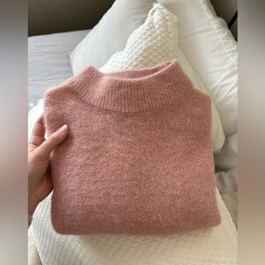Banana Republic Alpaca/Wool blend sweater in a pale pink. Condition: New